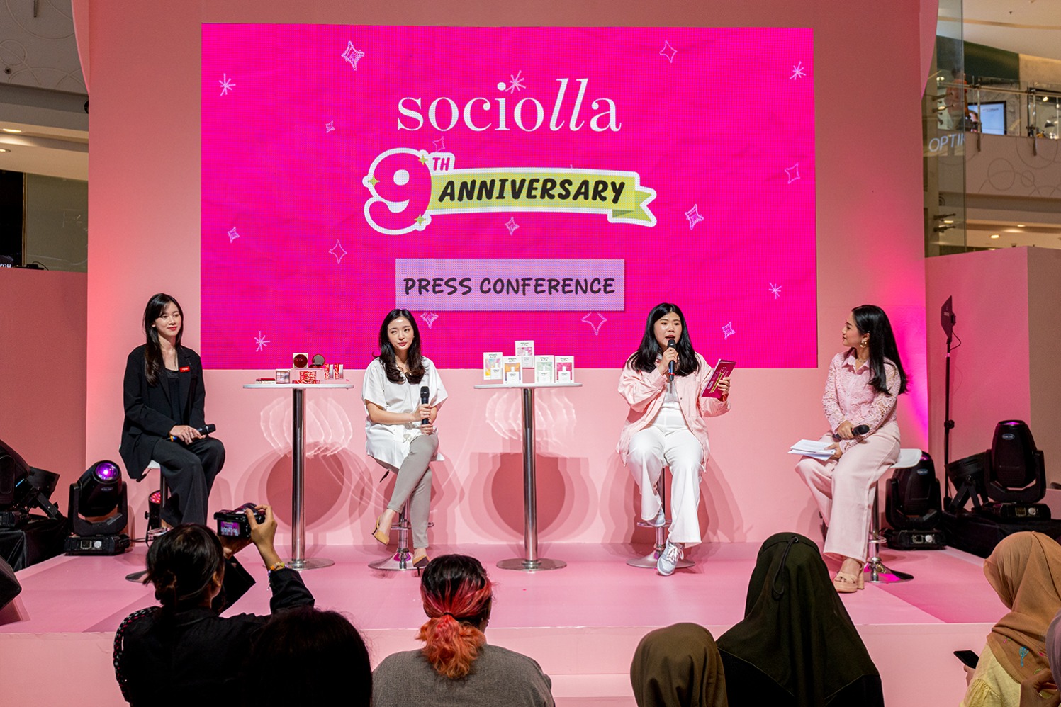 Acara konferensi pers ulang tahun Sociolla ke-9 di Laguna Atrium Central Park Mall, Jakarta, Selasa (27/2/2024). Sumber gambar: Sociolla