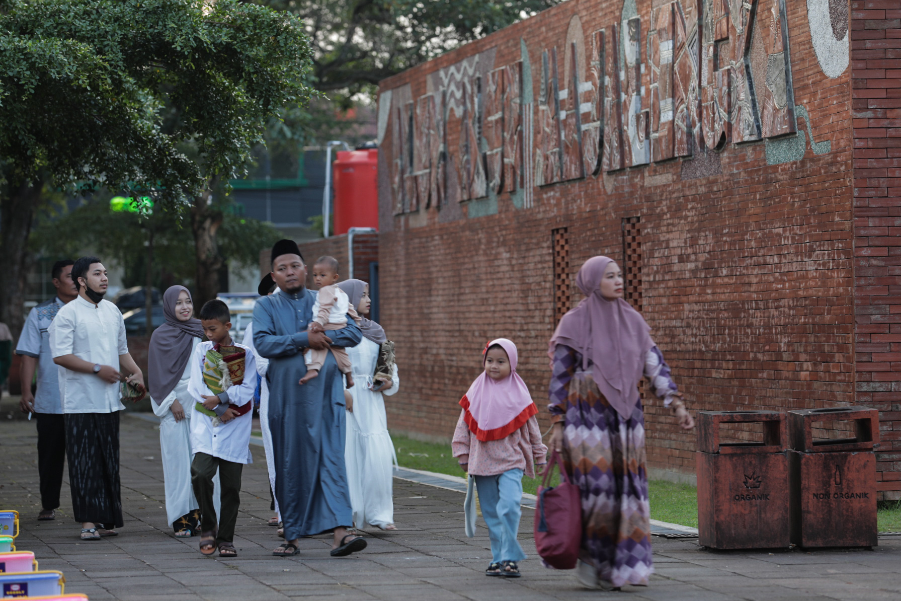 Hypeabis - Asal Mula & Sejarah Halalbihalal, Tradisi Idulfitri Khas ...