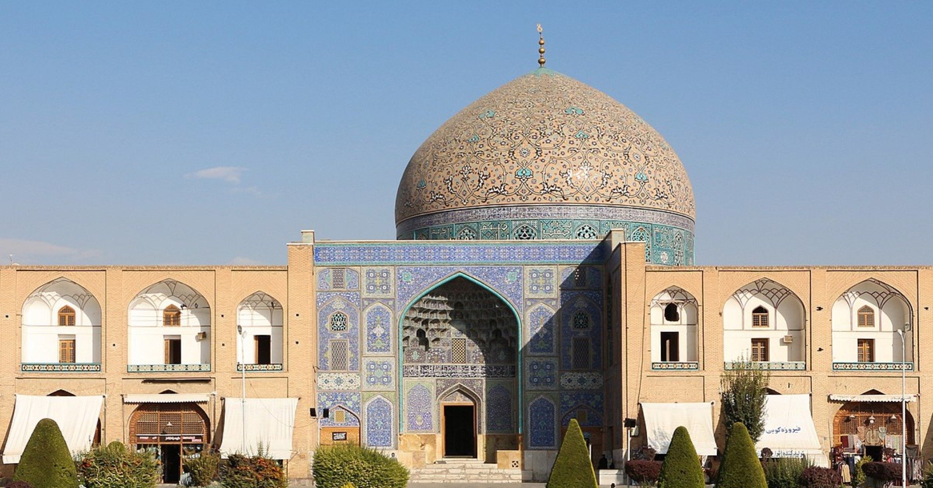 Masjid (Sumber gambar: Wikimedia Commons/Bernard Gagnon)