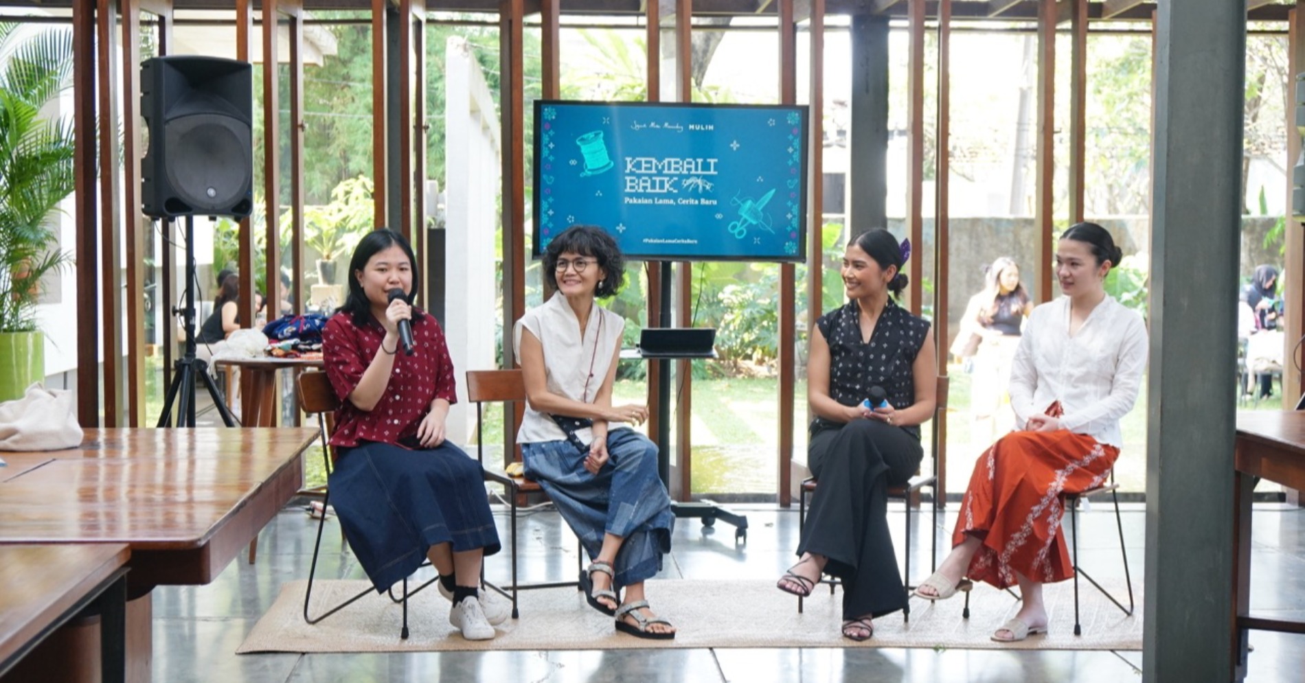 Kimberly Lintungan, Chitra Subyakto, Suzanne Sarah, Bev Tan (kiri-kanan) (Sumber Foto: Sejauh Mata Memandang)