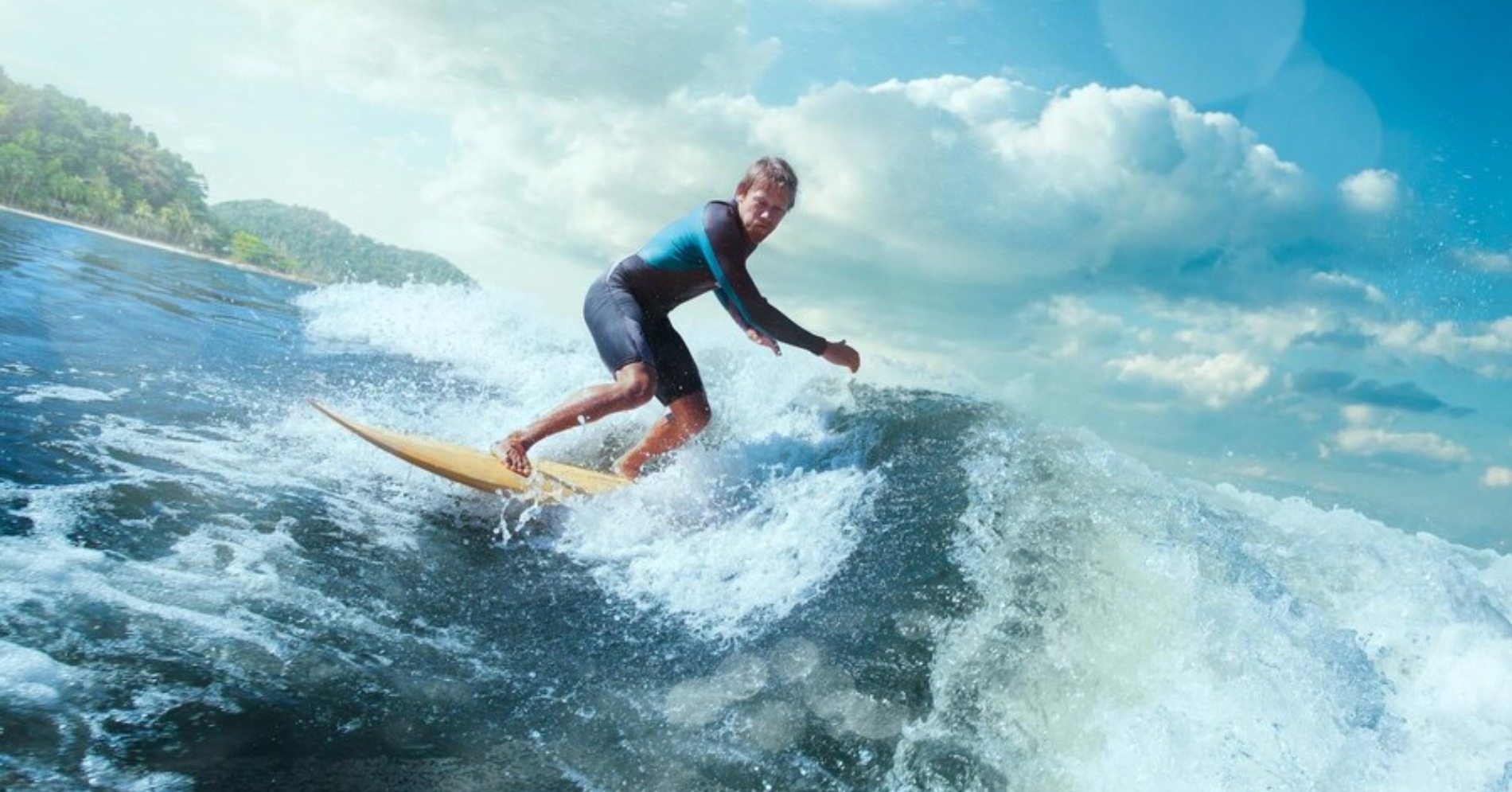 Surfing (Sumber foto: freepik/viarprodesign)