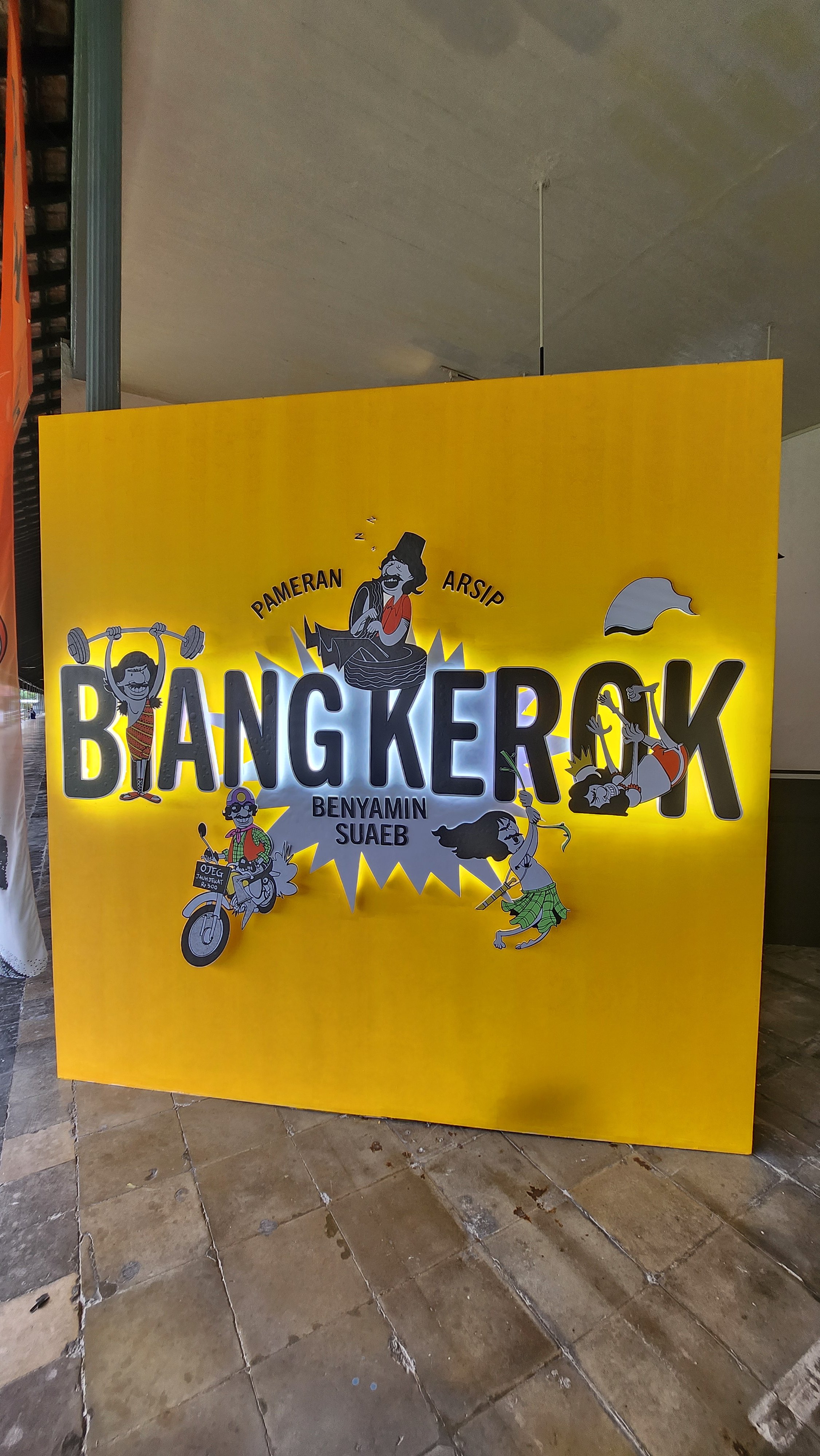 Hypeabis Mengintip Pameran Arsip Benyamin Suaeb Ada Koleksi Vinyl Dan Pita Kaset Lagu Lagu