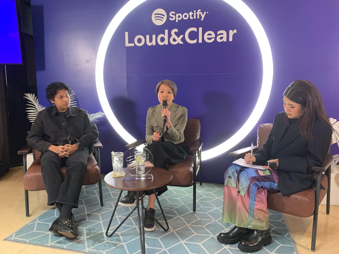 Kossy Ng selaku Head of Music Spotify, Southeast Asia dalam acara Spotify Loud & Clear Press Breafing di Penn Jakarta, Rabu (17/7/2024). Sumber gambar: Hypeabis.id/Luke Andaresta. 