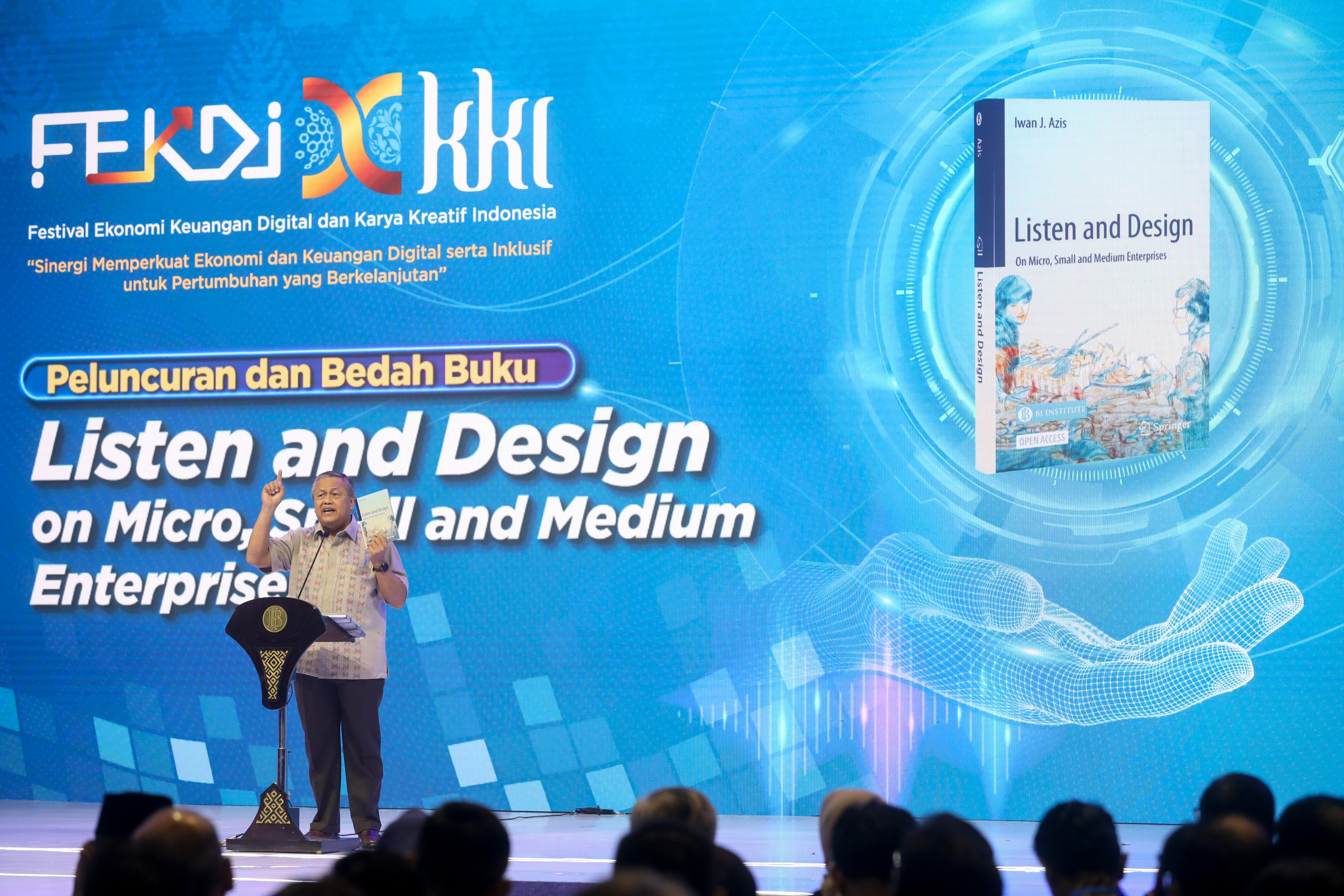 Peluncuran dan bedah buku Listen and Design on Micro, Small, and Medium Enterprises. (Sumber foto: Hypeabis.id/Abdurachman)