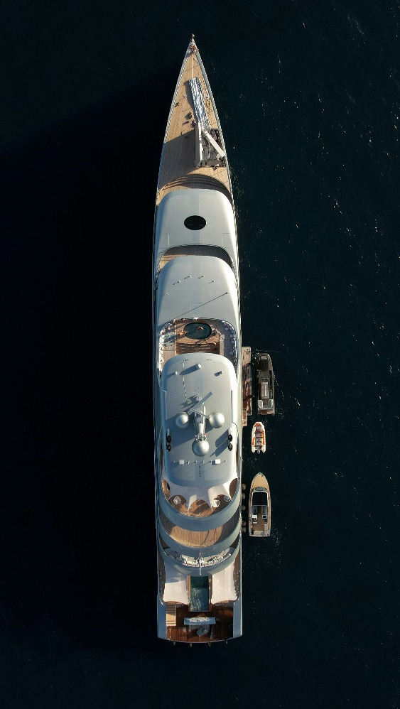 Ilustrasi superyacht (Sumber gambar: Unsplash/Lidija Jakovljevic)