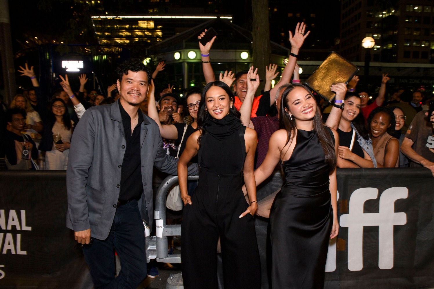 Timo Tjahjanto,Hana Malasan,Aurora Ribero (Sumber gambar: Netflix)