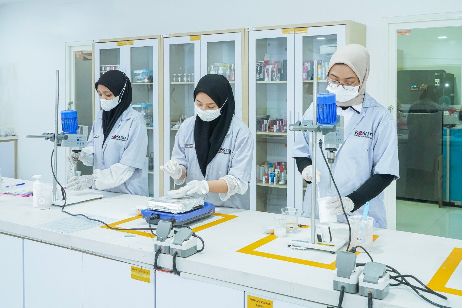 Laboratorium riset dan pengembangan produk dari Kosmesia. (Sumber gambar: Kosmesia)