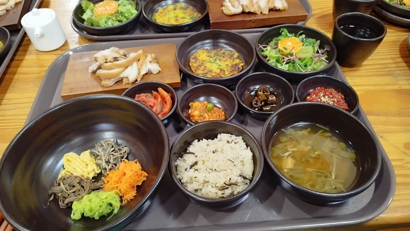 Nasi campur Bibimbap di Camellia Village.