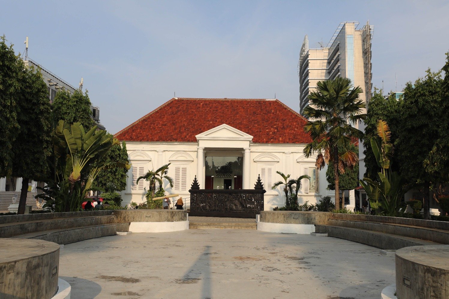 Suasana di Galeri Nasional Indonesia, Jakarta, Kamis (17/10/2024). (Sumber gambar: JIBI/Bisnis/Eusebio Chrysnamurti)