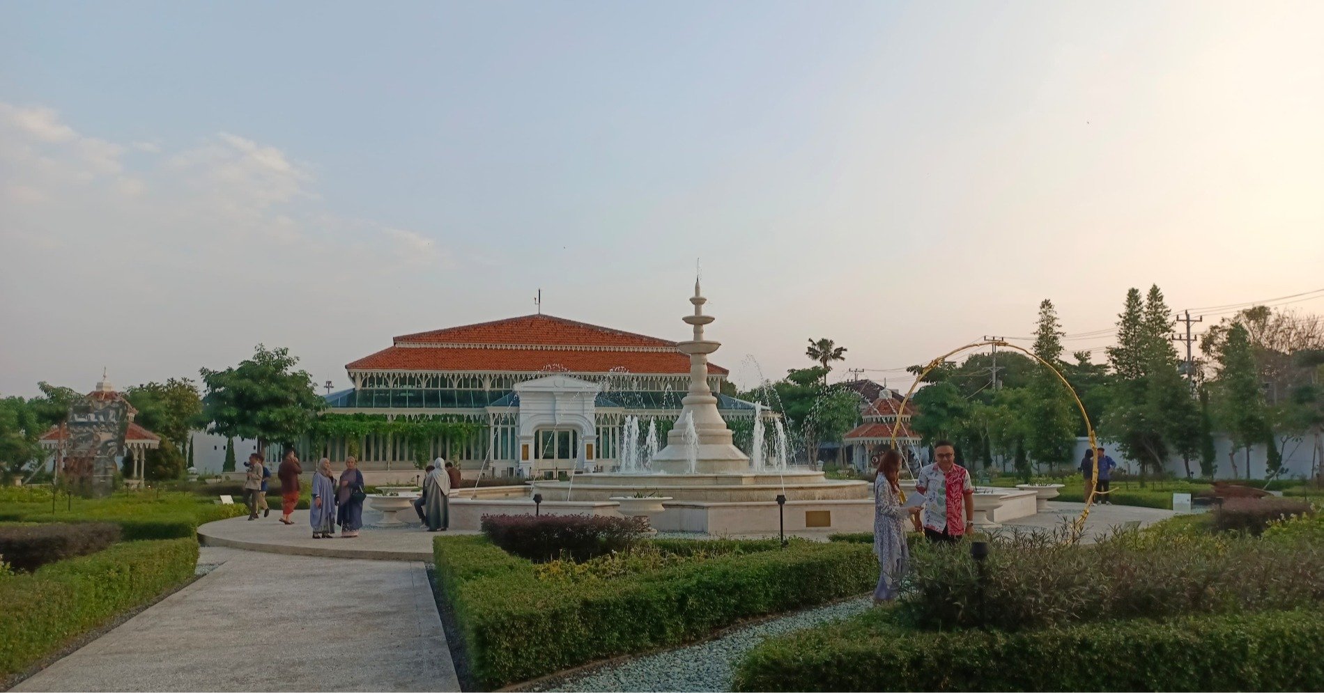 Pameran Surakusuma - Mangkunegaran Art Garden di Taman Pracima Tuin (Sumber foto: Hypeabis.id/Dika Irawan)