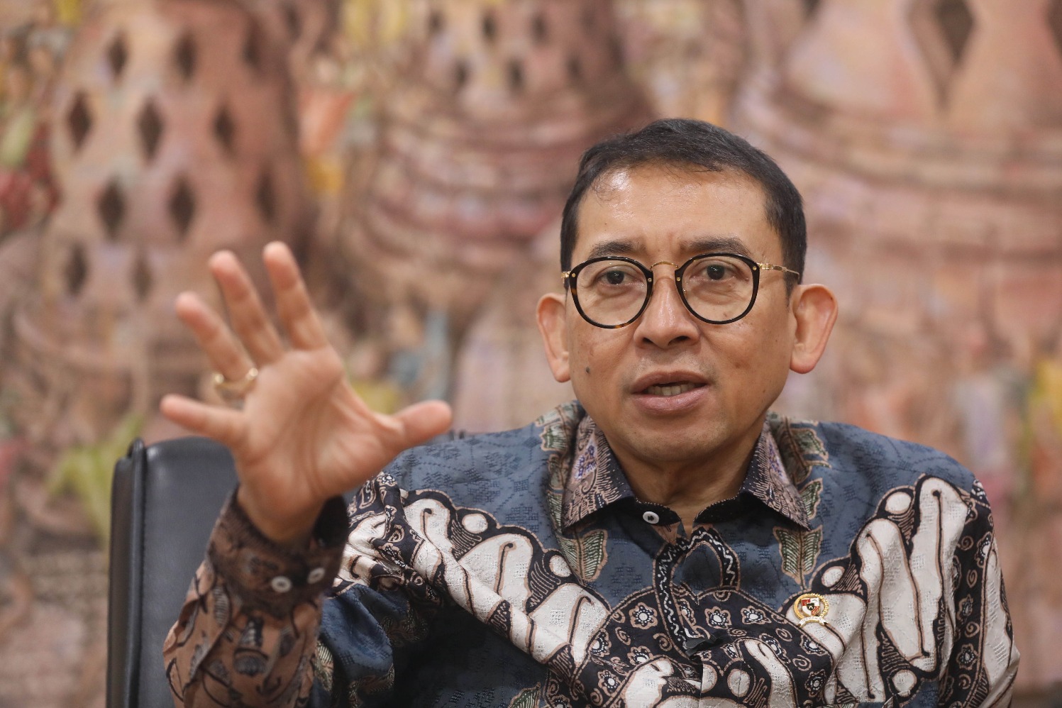 Menteri Kebudayaan Fadli Zon menyampaikan pemaparan saat wawancara dengan Bisnis Indonesia di Jakarta, Rabu (13/11/2024). (Sumber gambar: JIBI/Bisnis/Eusebio Chrysnamurti)