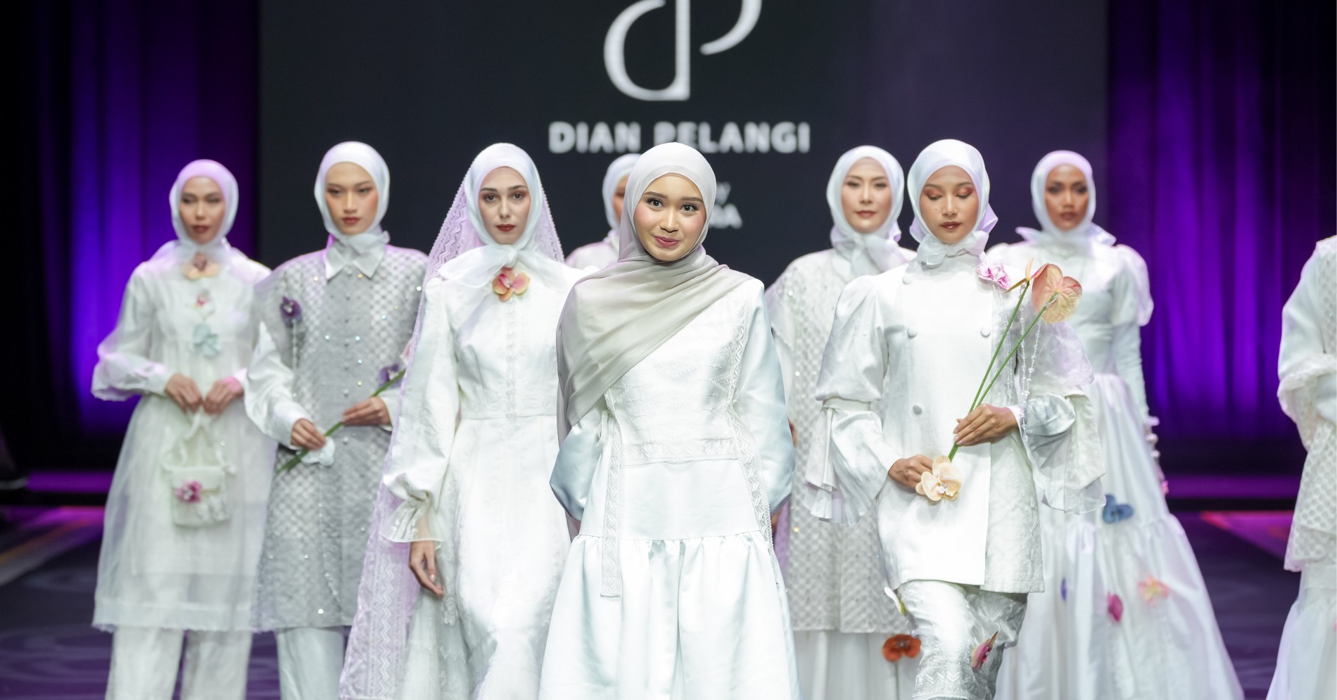 Koleksi Blooming Heritage Dian Pelangi (Sumber Foto: MUFFEST+ 2025) Koleksi Blooming Heritage Dian Pelangi (Sumber Foto: MUFFEST+ 2025)
