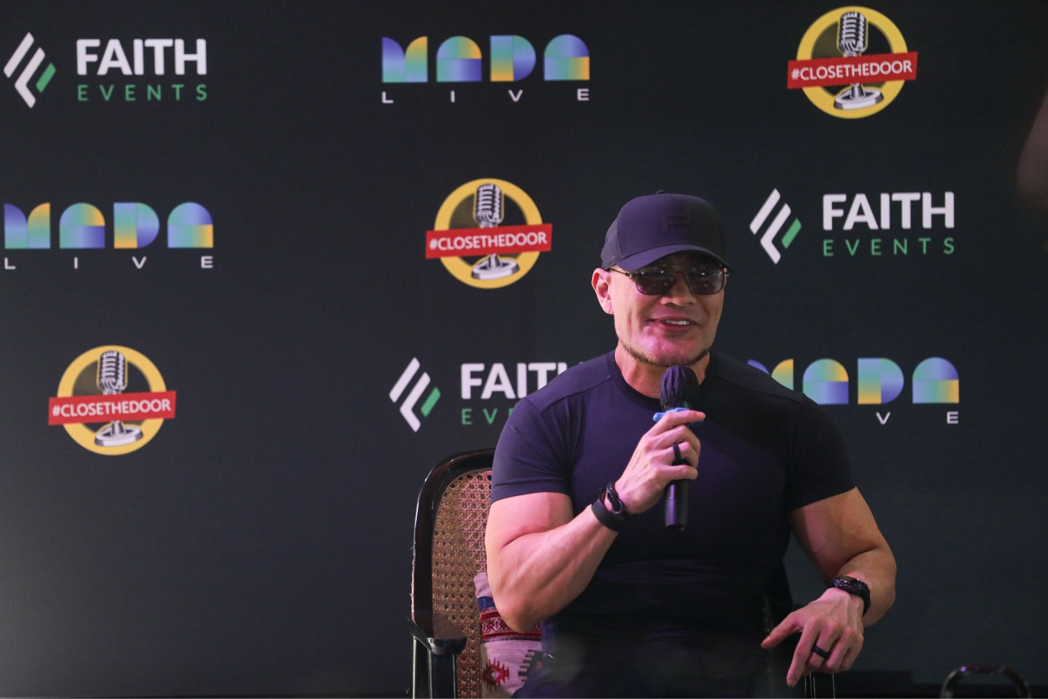Pemilik Podcast Close The Door, Deddy Corbuzier memberikan keterangan saat konferensi pers di Jakarta, Jumat (13/9/2024). (Sumber gambar: JIBI/Bisnis/Arief Hermawan P) Pemilik Podcast Close The Door, Deddy Corbuzier memberikan keterangan saat konferensi pers di Jakarta, Jumat (13/9/2024). (Sumber gambar: JIBI/Bisnis/Arief Hermawan P)