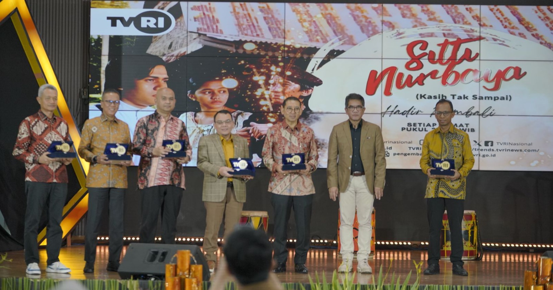 Seremonial dan konferensi pers peluncuran restorasi serial Siti Nurbaya (sumber gambr: Kemenkebud) Seremonial dan konferensi pers peluncuran restorasi serial Siti Nurbaya (sumber gambr: Kemenkebud)