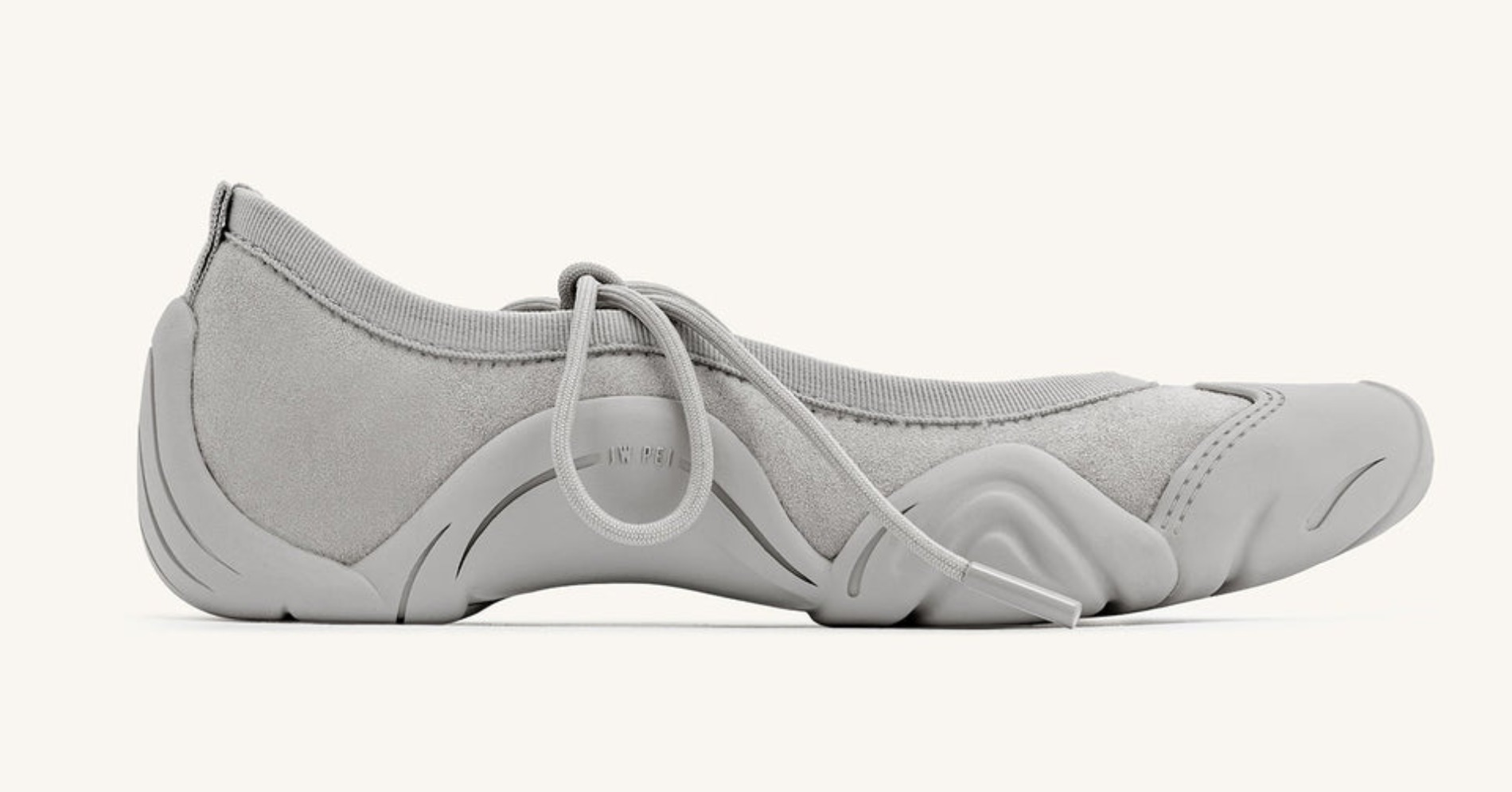 JW PEI Caitlin Lace-up Ballerina Sneakers Grey. (Sumber foto: JWPEI)