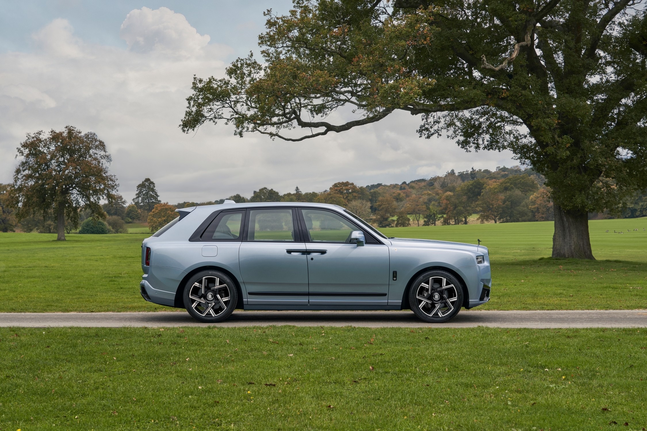 Rolls-Royce Cullinan Daisy (Sumber gambar: Rolls-Royce Motor Cars Limited) Rolls-Royce Cullinan Daisy (Sumber gambar: Rolls-Royce Motor Cars Limited)