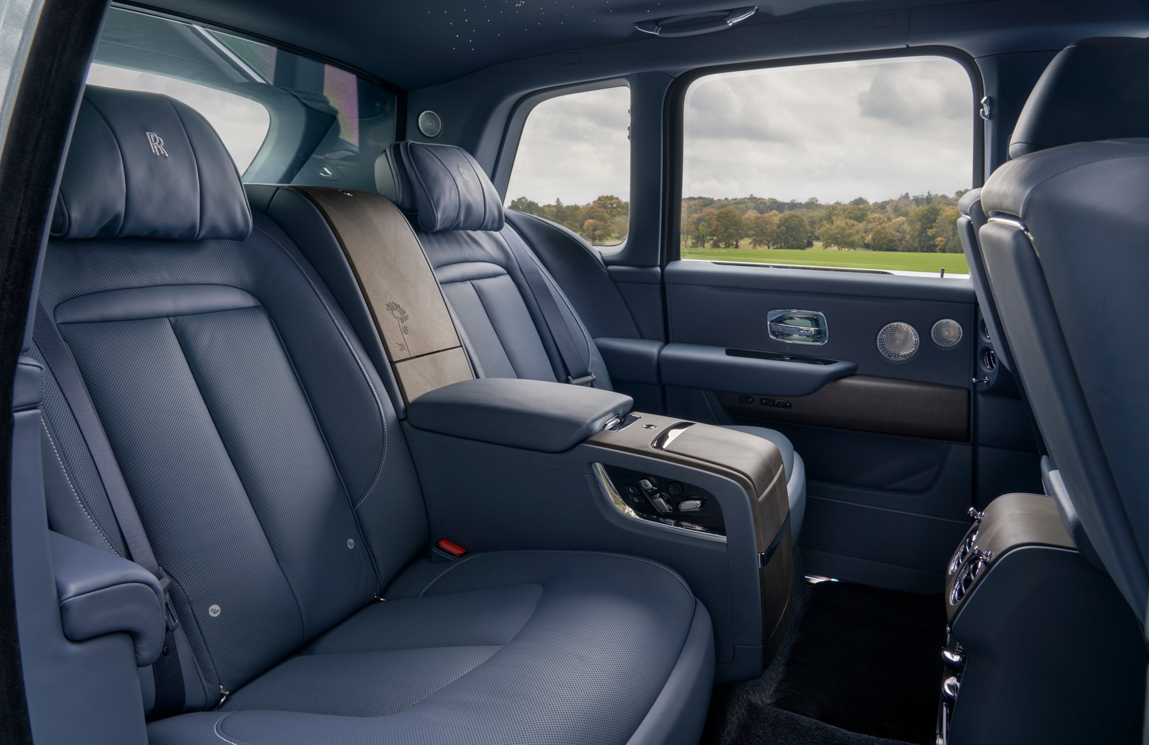 Rolls-Royce Cullinan Daisy (Sumber gambar: Rolls-Royce Motor Cars Limited) Rolls-Royce Cullinan Daisy (Sumber gambar: Rolls-Royce Motor Cars Limited)