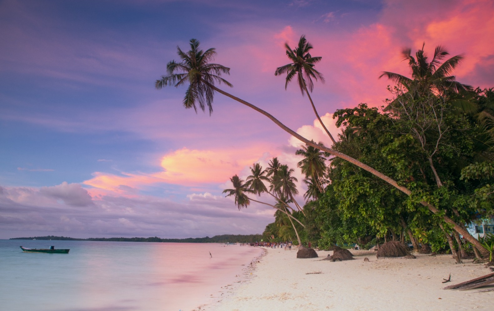 Pantai Ngurbloat (Sumber gambar: Wonderful Kemenparekraf RI)