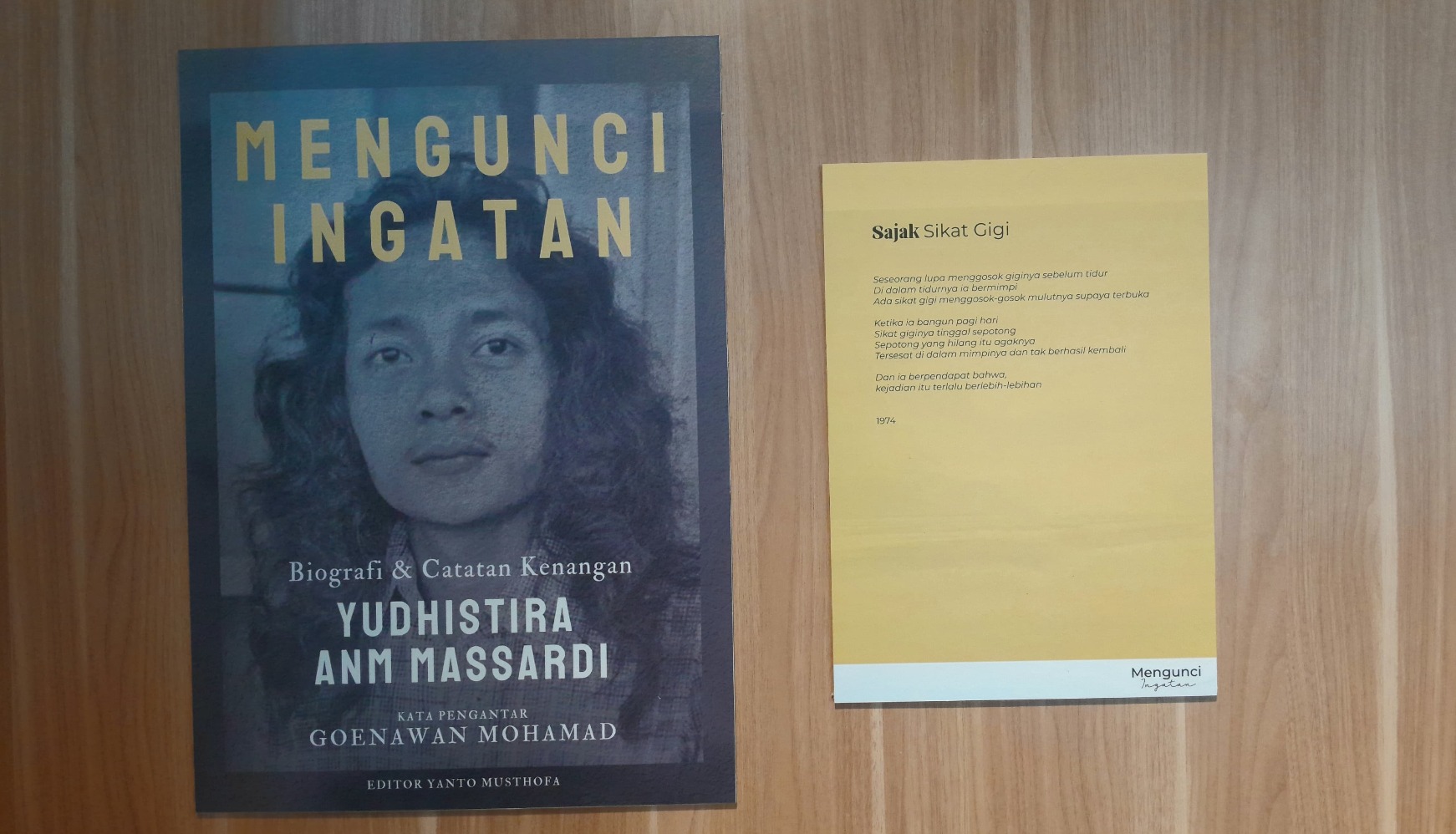 Ilustrasi buku dan karya puisi Yudhistira A.N.M. Massardi di pameran Mengunci Ingatan Setahun Kepergian Yudhistira ANM Massardi