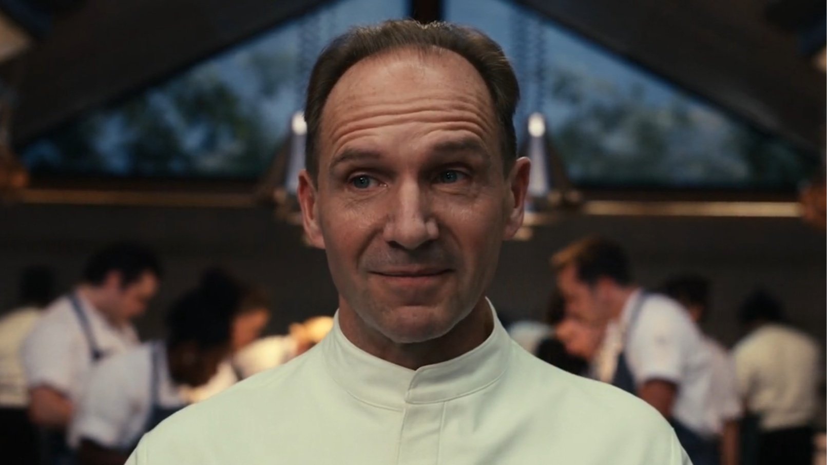 Ralph Fiennes di film The Menu. (Sumber foto: Searchlight Pictures) Ralph Fiennes di film The Menu. (Sumber foto: Searchlight Pictures)