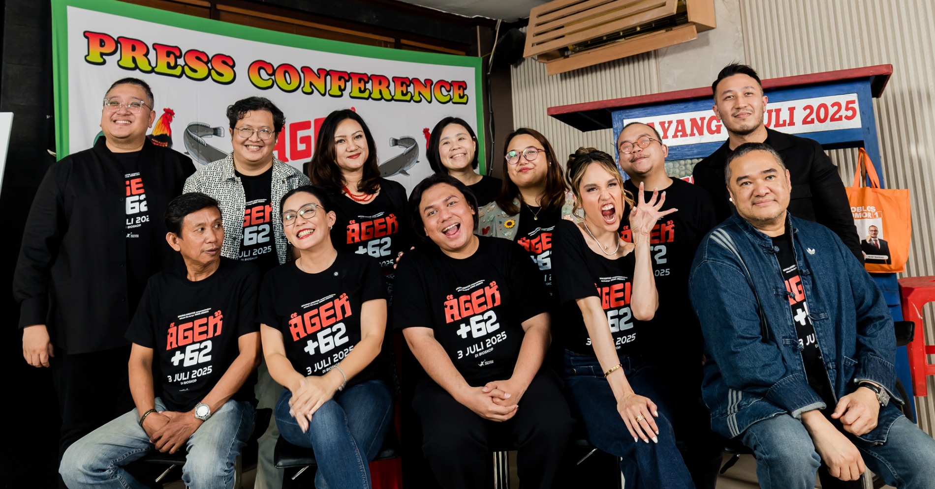 Para pemain film Agen +62 (Sumber gambar: Poplicist)