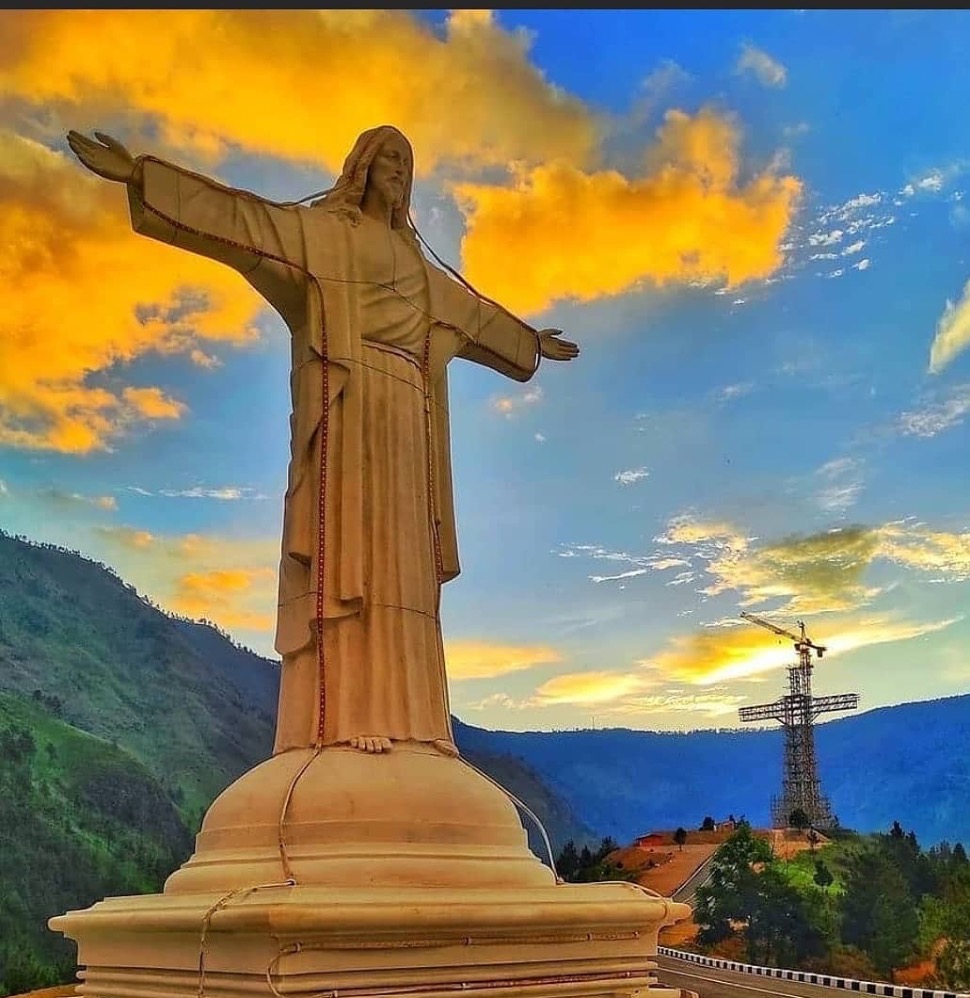 Patung Yesus Kristus di Bukit Sibea-bea (Sumber gambar: Instagram.com/@sibeabeasamosir)