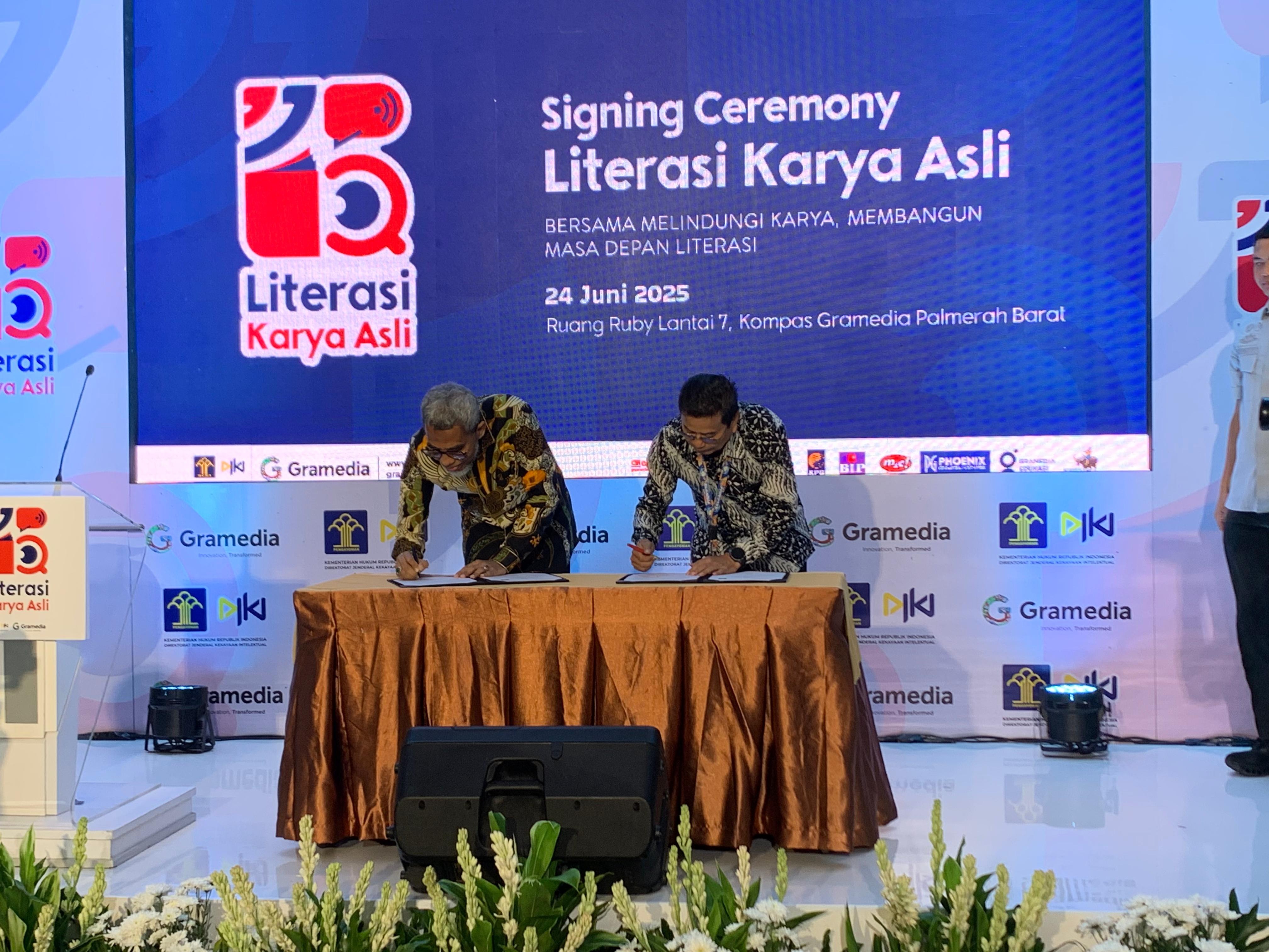 Gramedia dan Kementerian Hukum RI juga menandatangani perjanjian kerja sama untuk melawan pembajakan buku di Gedung Kompas Gramedia, Jakarta, Selasa (24/6/2025). Sumber gambar: Hypeabis.id/Luke Andaresta.