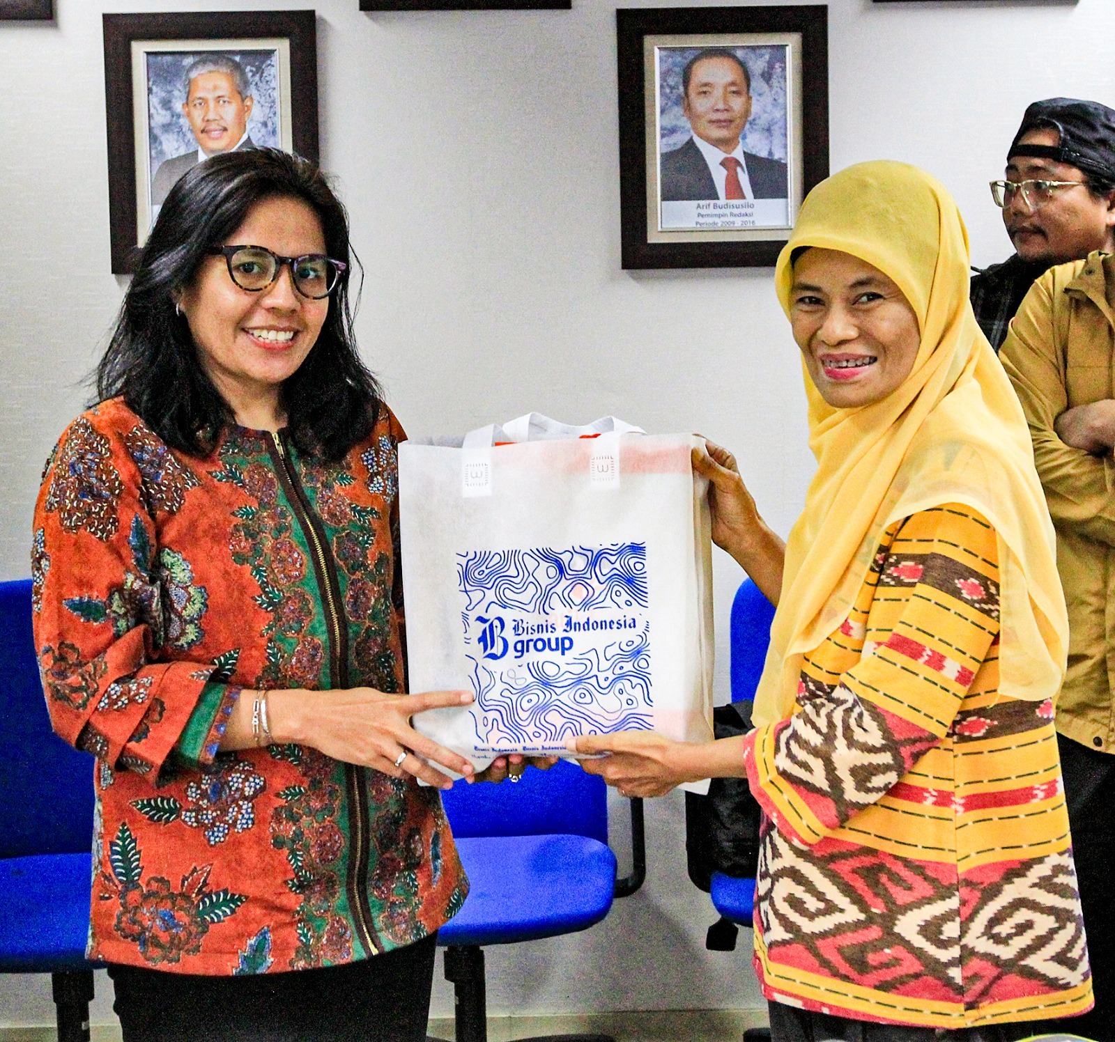 Dian Yuliastuti, penulis sekaligus wartawan seni budaya senior, sebagai pemateri. Dian Yuliastuti, penulis sekaligus wartawan seni budaya senior, sebagai pemateri.