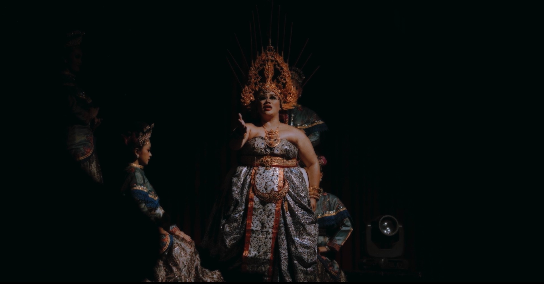 Kabaret Raminten (Sumber Foto: Kalyana Shira Foundation)