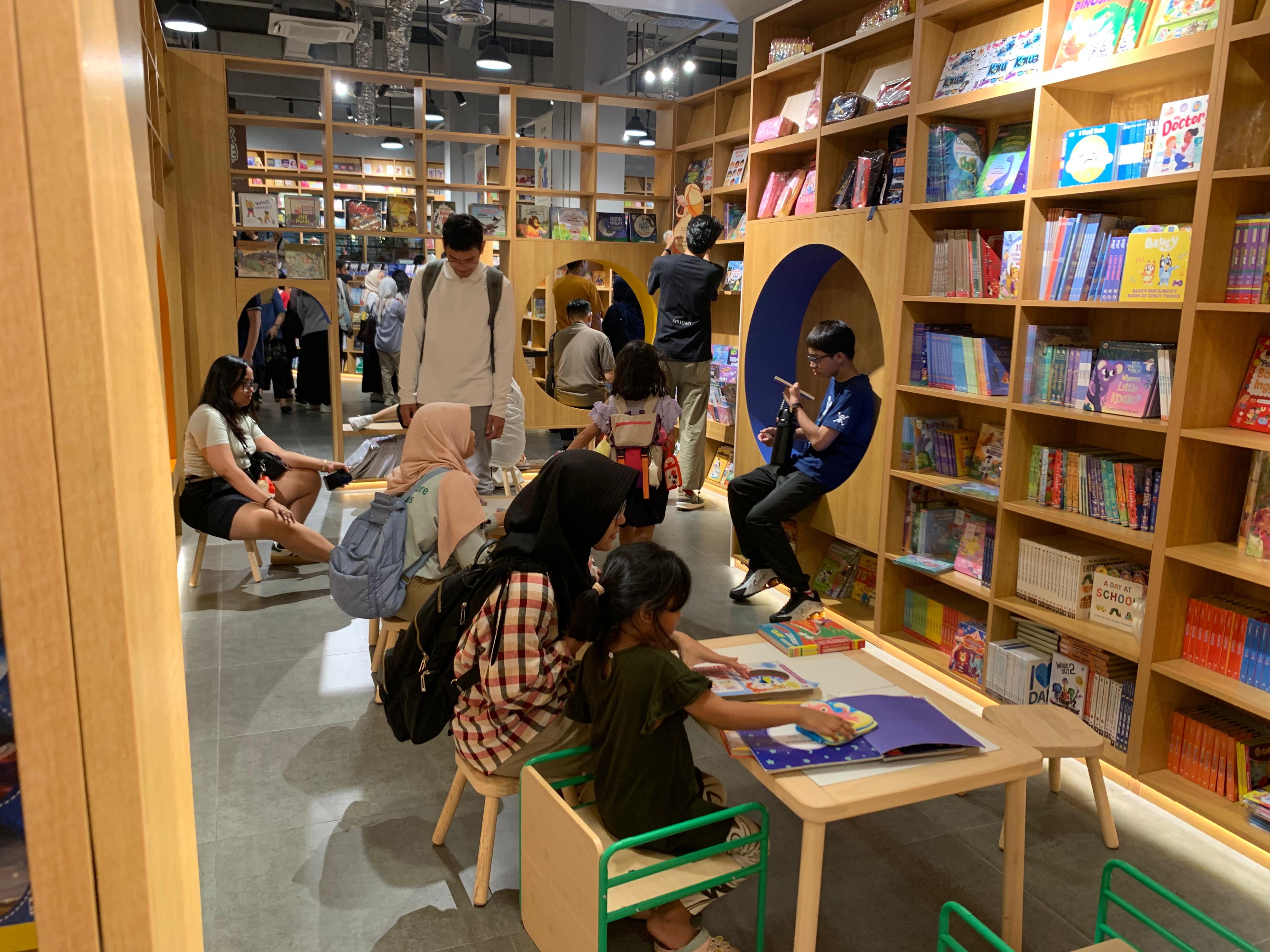 Suasana di Gramedia Jalma di kawasan Blok M, Jakarta Selatan. (Sumber gambar: Hypeabis.id/Luke Andaresta)