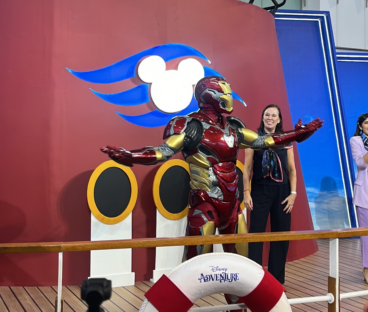Karakter Iron Man di The Grand Adventure (Sumber gambar: Indah Permata Hati/Hypeabis.id)