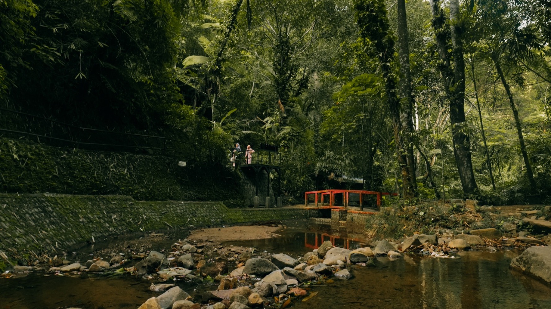 Air Terjun Ironggolo (Sumber gambar: Wonderful Kemenparekraf Air Terjun Ironggolo (Sumber gambar: Wonderful Kemenparekraf