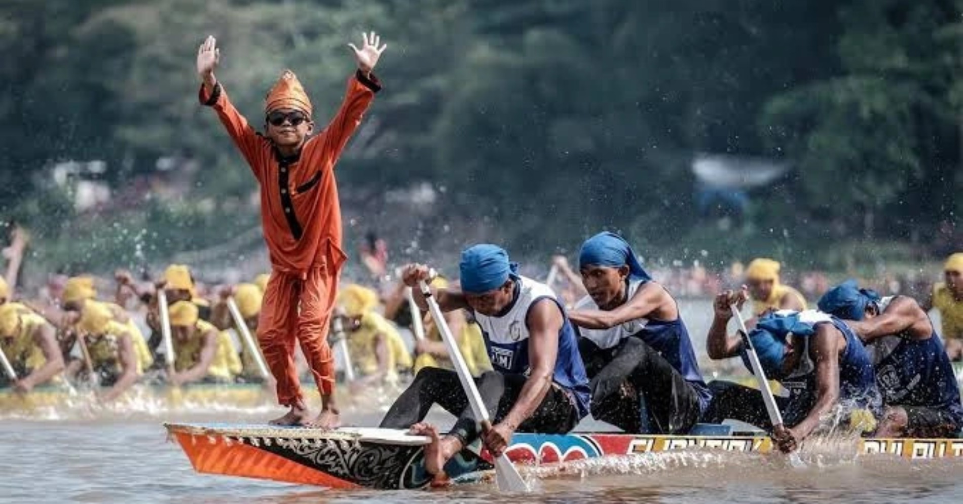 Pacu Jalur (Sumber gambar: Kementerian Pariwisata)