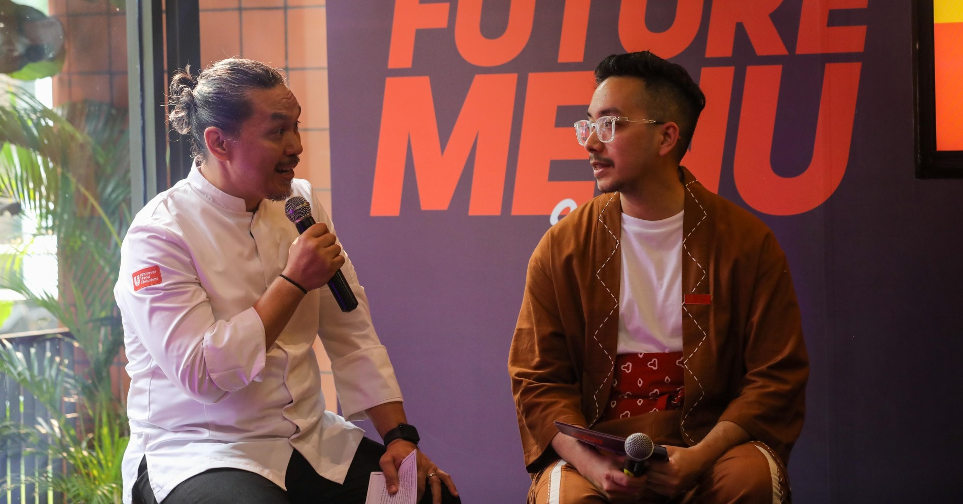 Chef Ronald Tokilov (Kiri) dan Raditya Beer (Kanan) (Sumber Foto: Hypeabis.id/Himawan L Nugraha)
