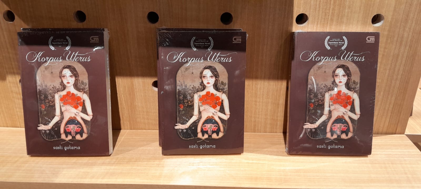 Buku Korpus Uterus karya Sasti Gotama (Sumber gambar: Hypeabis.id/ Yudi Supriyanto)
