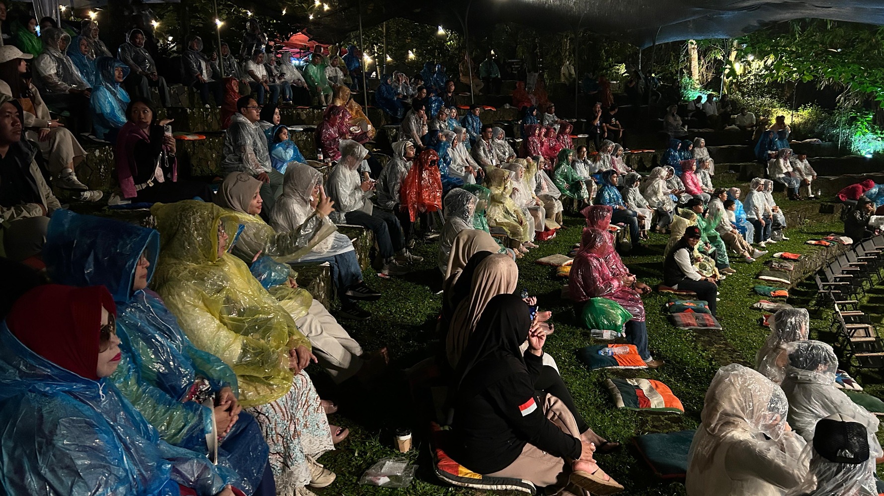 Penyanyi ternama asal Banyuwangi, Suliyana yang tampil bersama Glam Orchestra (Sumber gambar: Chelsea Venda/Hypeabis.id)