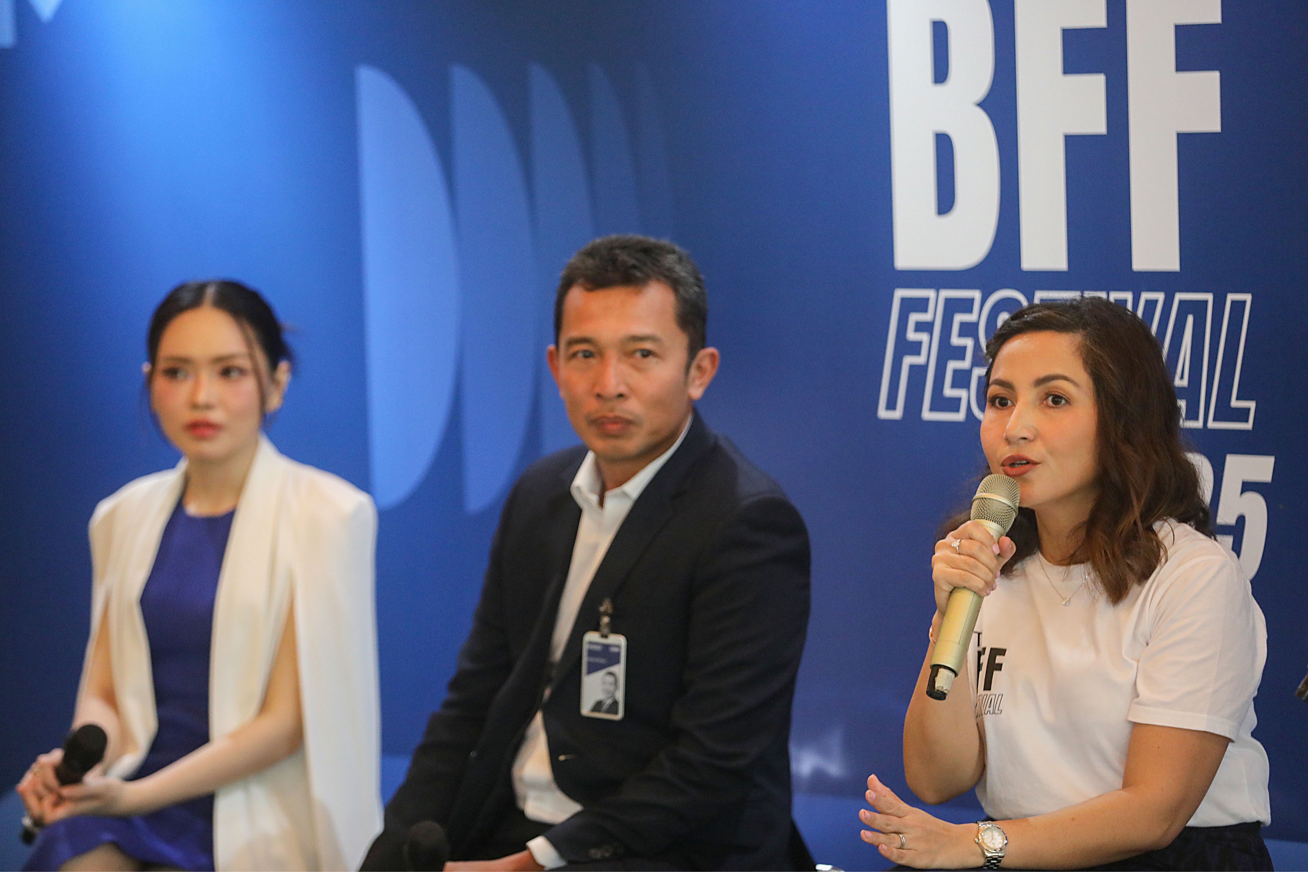 CEO of Socially Significant Company Hanifa Ambadar (kanan) bersama dengan Regional CEO BRI Region 6 / Jakarta 1 Hendra Winata dan Founder of Beautyhaul Group Irene Ursula saat acara konferensi pers BFF Festival 2025 di Jakarta, Senin (11/8/2025). (Sumber Foto: Hypeabis.id/Eusebio Chrysnamurti)