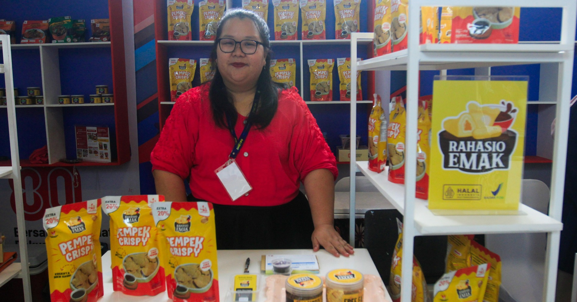 Widia Villani Anggela pemilik Rahasio Emak, salah satu mitra binaan Pertamina (Sumber gambar: Hypeabis.id/Robby) Widia Villani Anggela pemilik Rahasio Emak, salah satu mitra binaan Pertamina (Sumber gambar: Hypeabis.id/Robby)