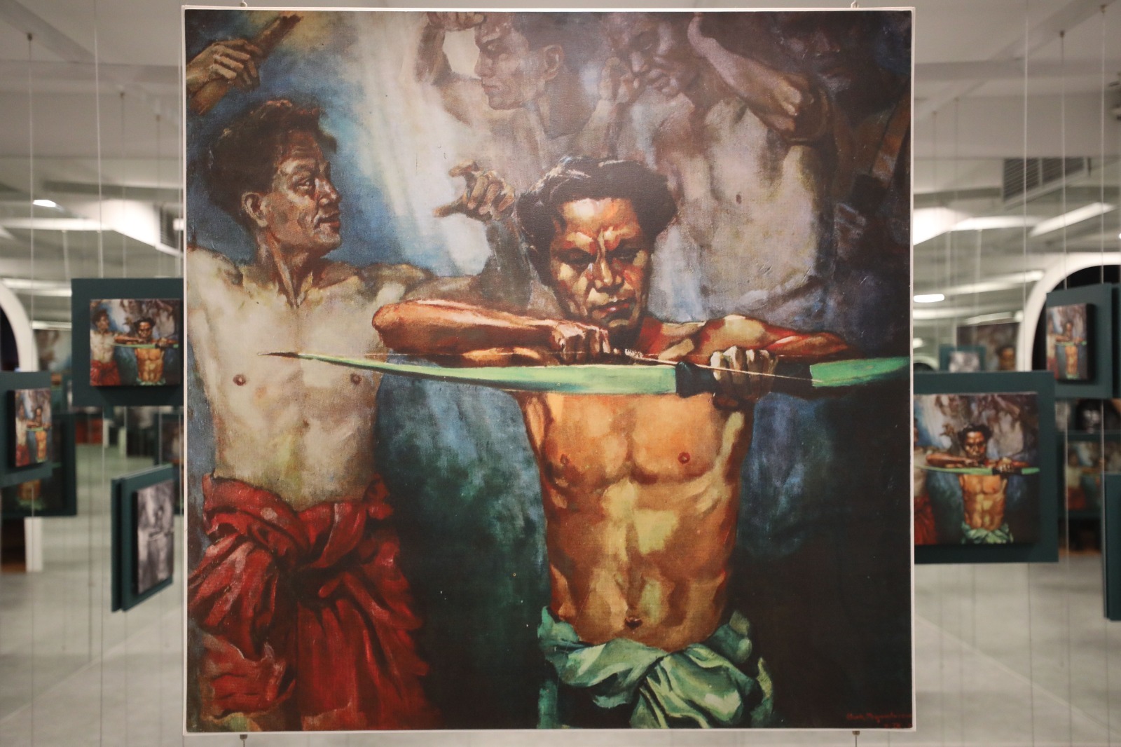 Seorang pengunjung di pameran Henk Ngantung: Seni & Diplomasi di Museum Perumusan Naskah Proklamasi. (Sumber gambar: Hypeabis.id/Eusebio C.)