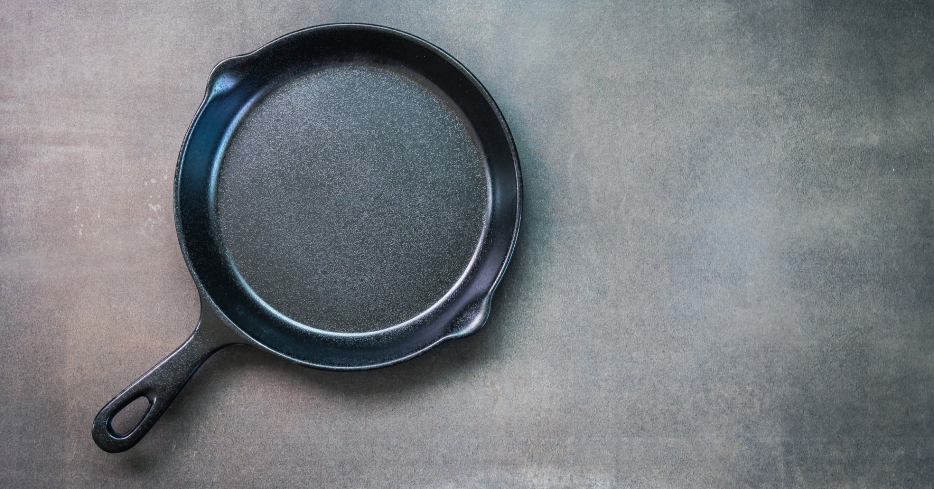 Cast Iron (Sumber Foto: Freepik/lifeforstock)