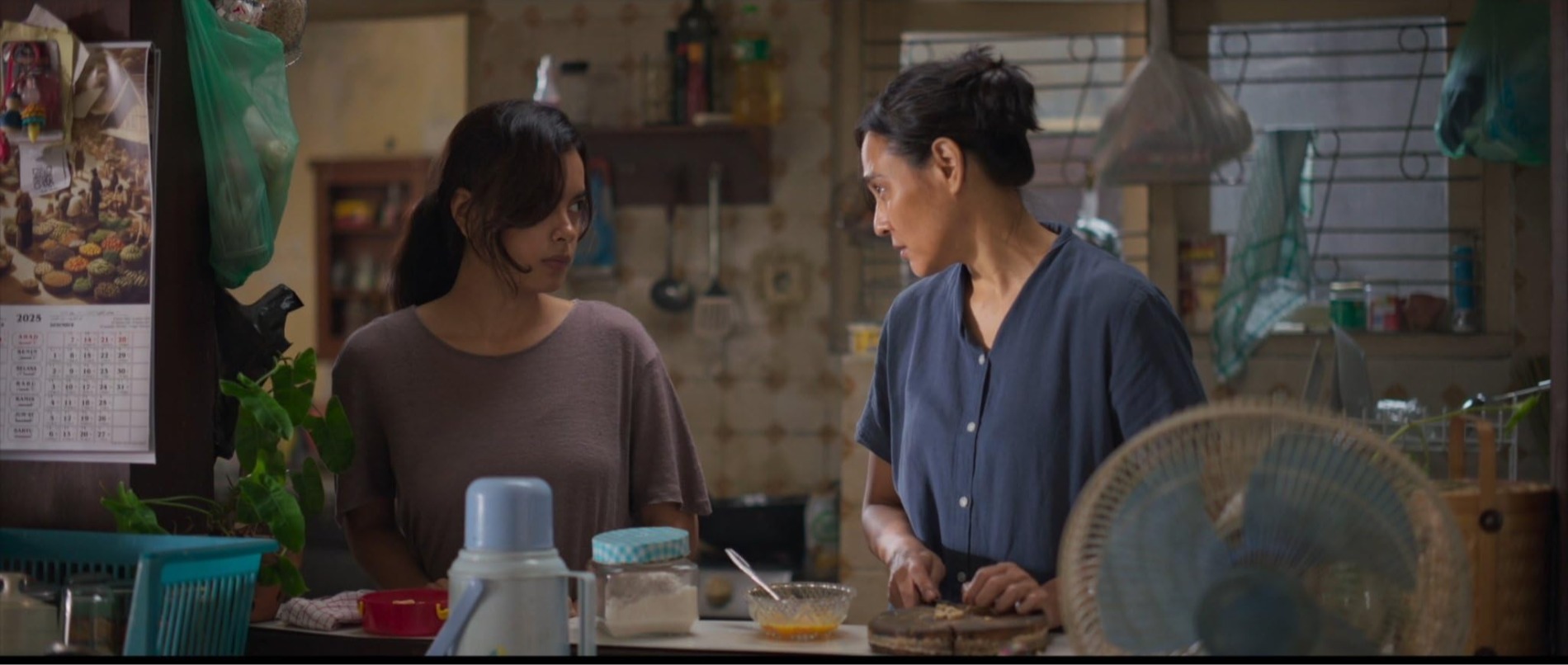 Review Film Andai Ibu Tidak Menikah dengan Ayah: Melodrama dengan Isu Fatherless Review Film Andai Ibu Tidak Menikah dengan Ayah: Melodrama dengan Isu Fatherless