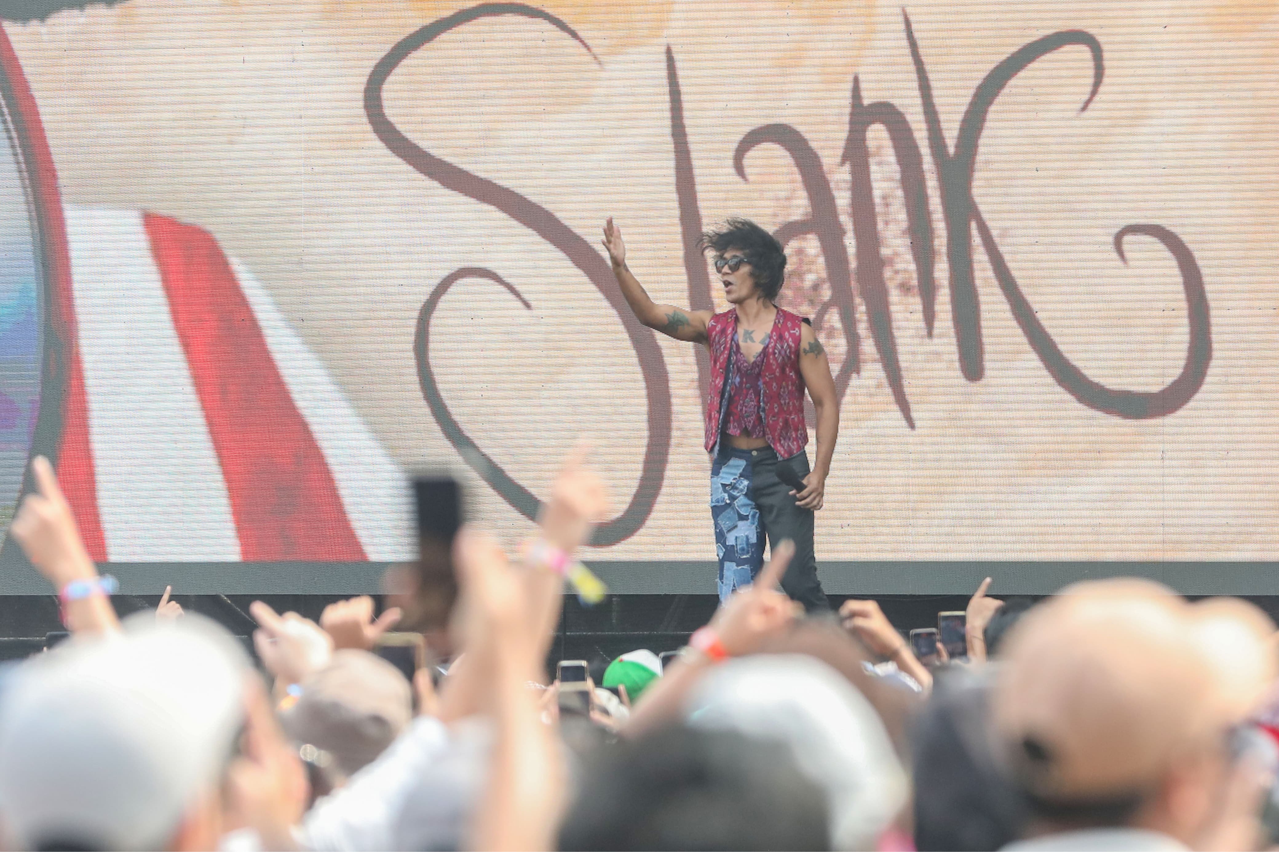 Grup Musik Slank tampil bersama Penyanyi Sal Priadi pada hari pertama Pesta Pora 2025 di Jakarta, Jumat (5/9/2025). (Sumber foto: Hypeabis.id/Eusebio Chrysnamurti) Grup Musik Slank tampil bersama Penyanyi Sal Priadi pada hari pertama Pesta Pora 2025 di Jakarta, Jumat (5/9/2025). (Sumber foto: Hypeabis.id/Eusebio Chrysnamurti)