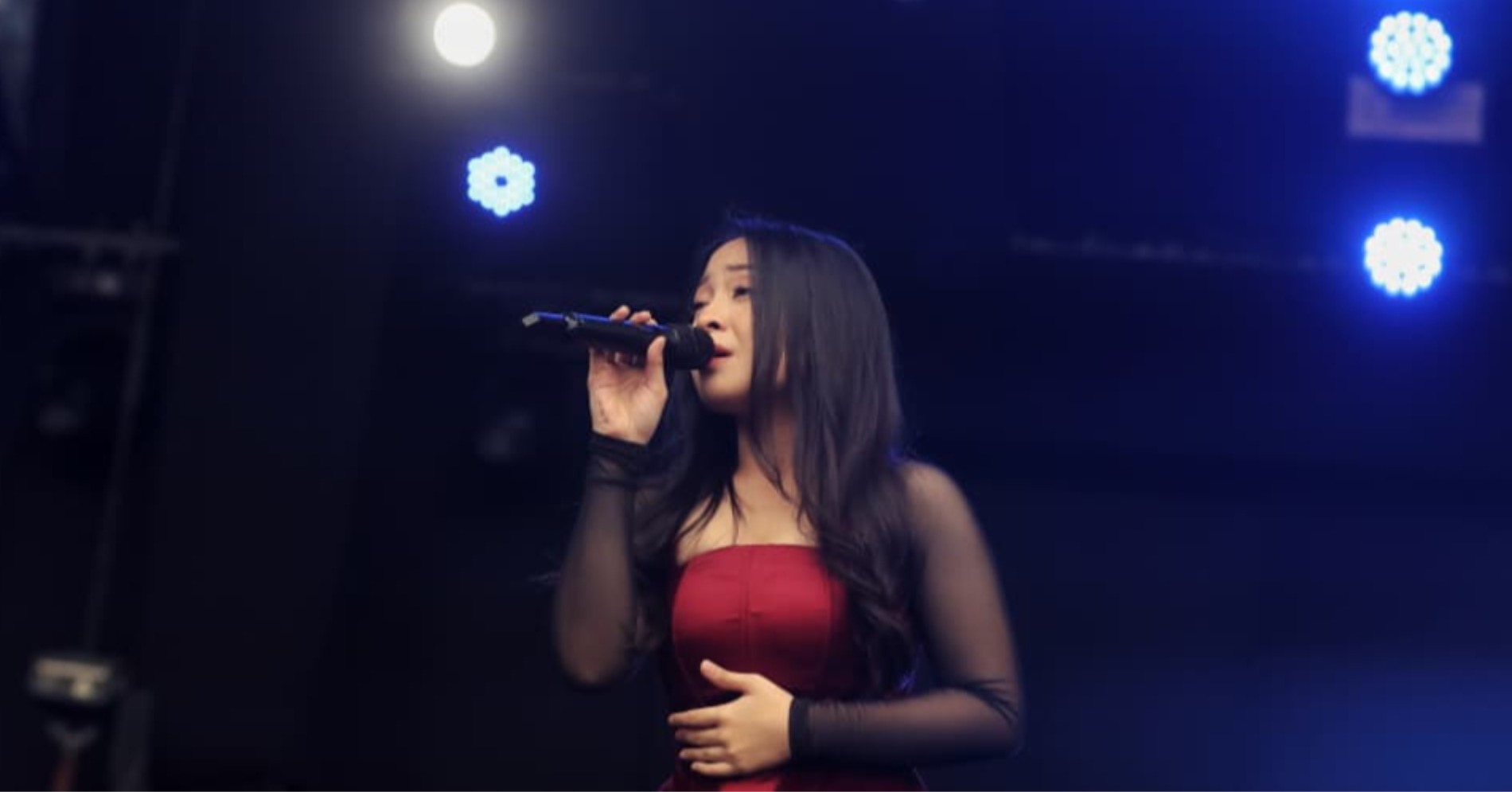 Raisa dan Bernadya di panggung Pestapora 2025 (Sumber gambar: Eusebio)