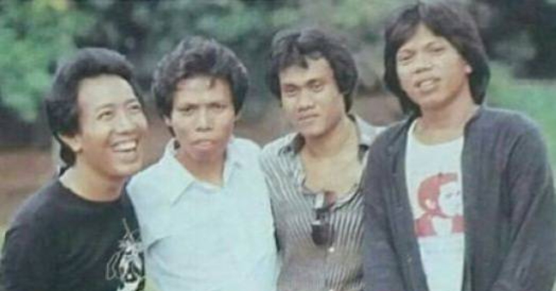 Warkop Prambors singkatan dari Prambanan Borobudur Sudirman (1973–1985) sebagai cikal bakal Warkop DKI (1986–1997). (Sumber gambar: Facebook Nostalgia era 80 an) Warkop Prambors singkatan dari Prambanan Borobudur Sudirman (1973–1985) sebagai cikal bakal Warkop DKI (1986–1997). (Sumber gambar: Facebook Nostalgia era 80 an)