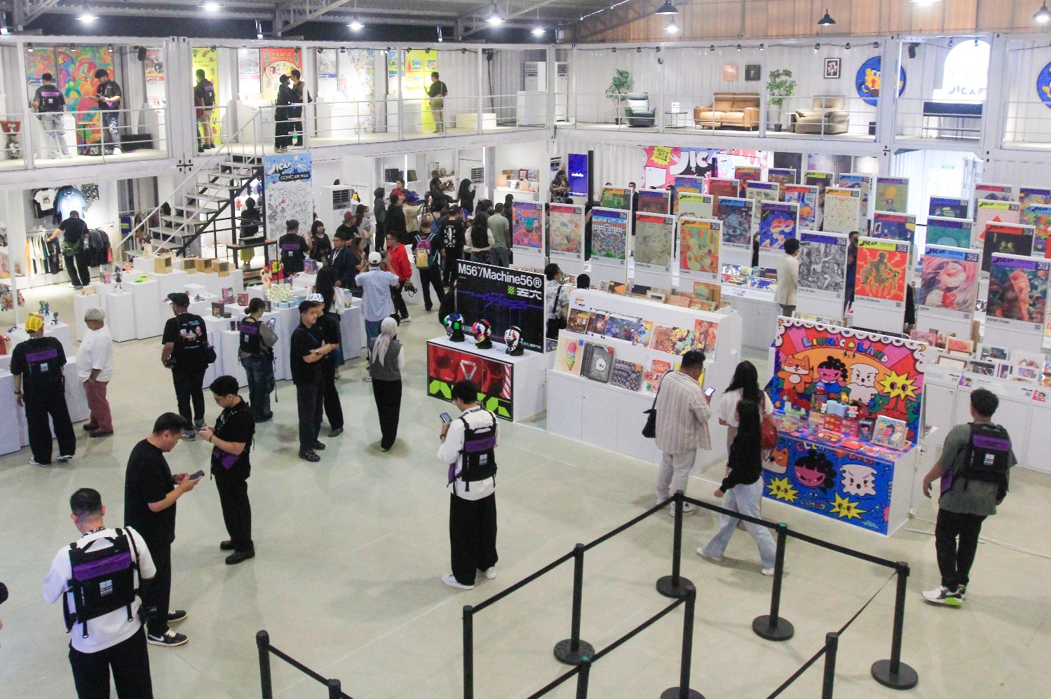 Jakarta Illustration & Creative Arts Fair (JICAF) siap kembali menjadi oase seni yang menarik untuk dikunjungi di Jakarta. (Sumber gambar: Hypeabis.id/Robby Fathan) Jakarta Illustration & Creative Arts Fair (JICAF) siap kembali menjadi oase seni yang menarik untuk dikunjungi di Jakarta. (Sumber gambar: Hypeabis.id/Robby Fathan)