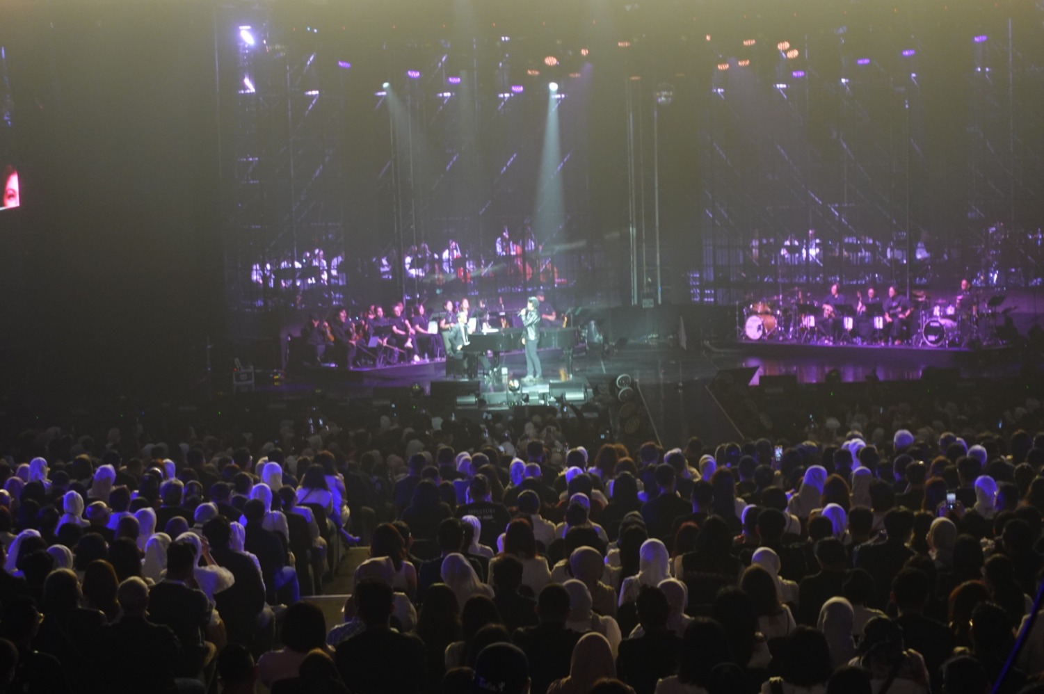 Konser Miliaran Cinta Yovie Widianto – Andi Rianto Berkonser (Sumber gambar: Chelsea Venda/Hypeabis.id) Konser Miliaran Cinta Yovie Widianto – Andi Rianto Berkonser (Sumber gambar: Chelsea Venda/Hypeabis.id)