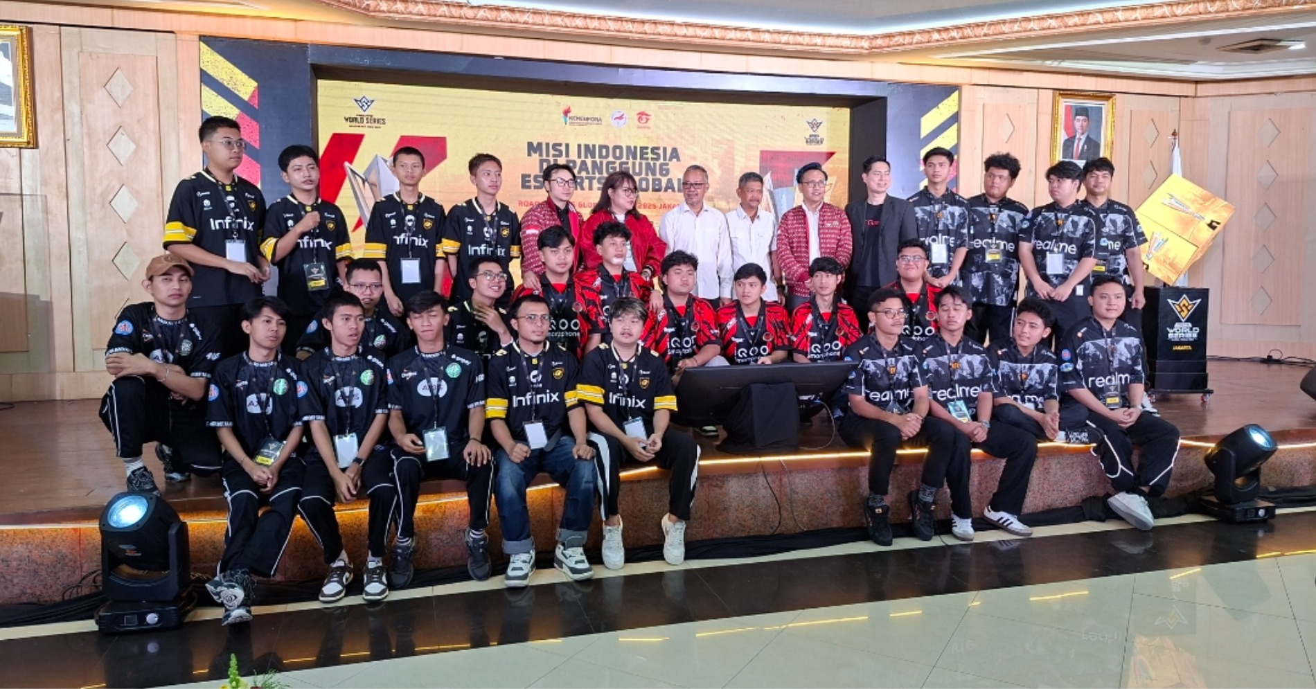 Acara pelepasan 4 tim esports Indonesia yang siap berlaga di FFWS SEA 2025 Fall. (Sumber gambar: Desyinta Nuraini/Hypeabis.id)