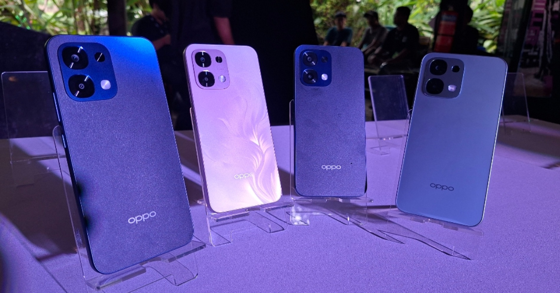 Jajaran Oppo A6 Pro. (Sumber gambar: Desyinta Nuraini/Hypeabis.id) Jajaran Oppo A6 Pro. (Sumber gambar: Desyinta Nuraini/Hypeabis.id)