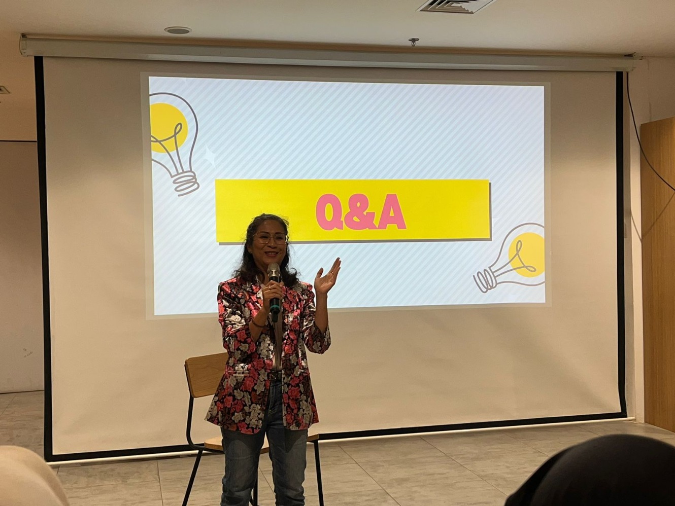Founder Lentera App Annastasia Puspaningtyas dalam agenda The IP Journey: From Books To Many Forms di acara Madani International Film Festival di Taman Ismail Marzuki, Jakarta pada Sabtu (11/10/2025). (Sumber gambar: Indah Permata Hati/Hypeabis.id)