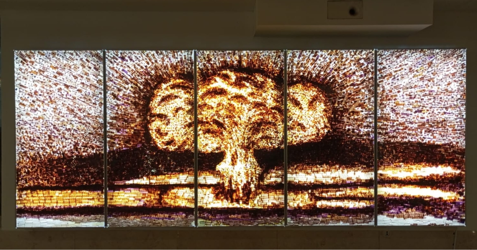 Karya seni rupa seniman Iwan Simatupang di Pameran ICAD 2025 (Sumber gambar: Hypeabis.id/ Yudi Supriyanto) Karya seni rupa seniman Iwan Simatupang di Pameran ICAD 2025 (Sumber gambar: Hypeabis.id/ Yudi Supriyanto)